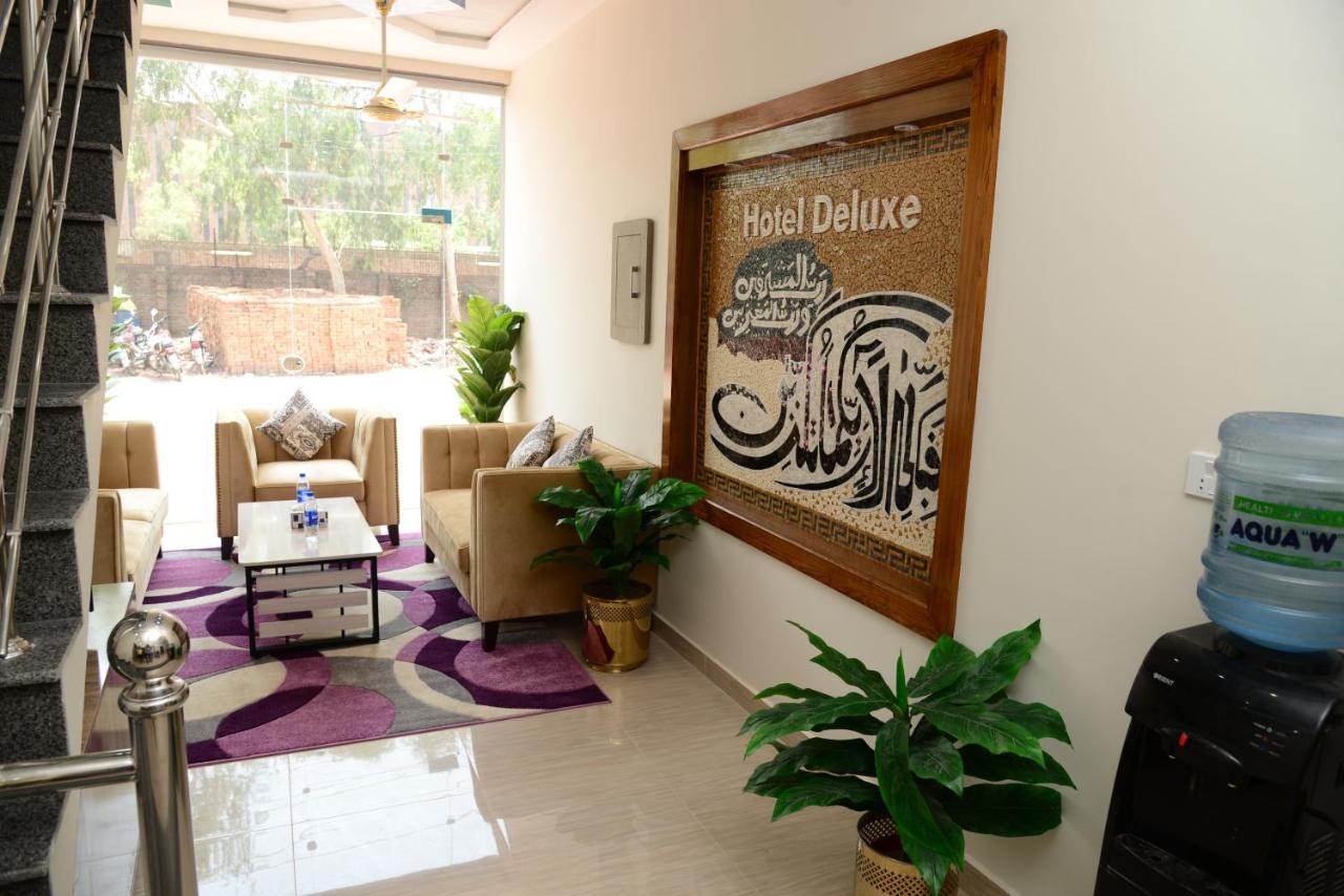 Hotel Deluxe Лахор Экстерьер фото