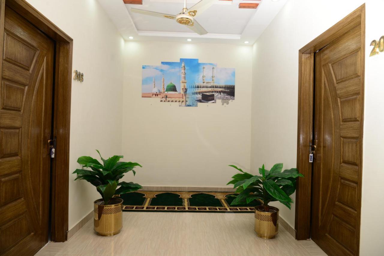 Hotel Deluxe Лахор Экстерьер фото