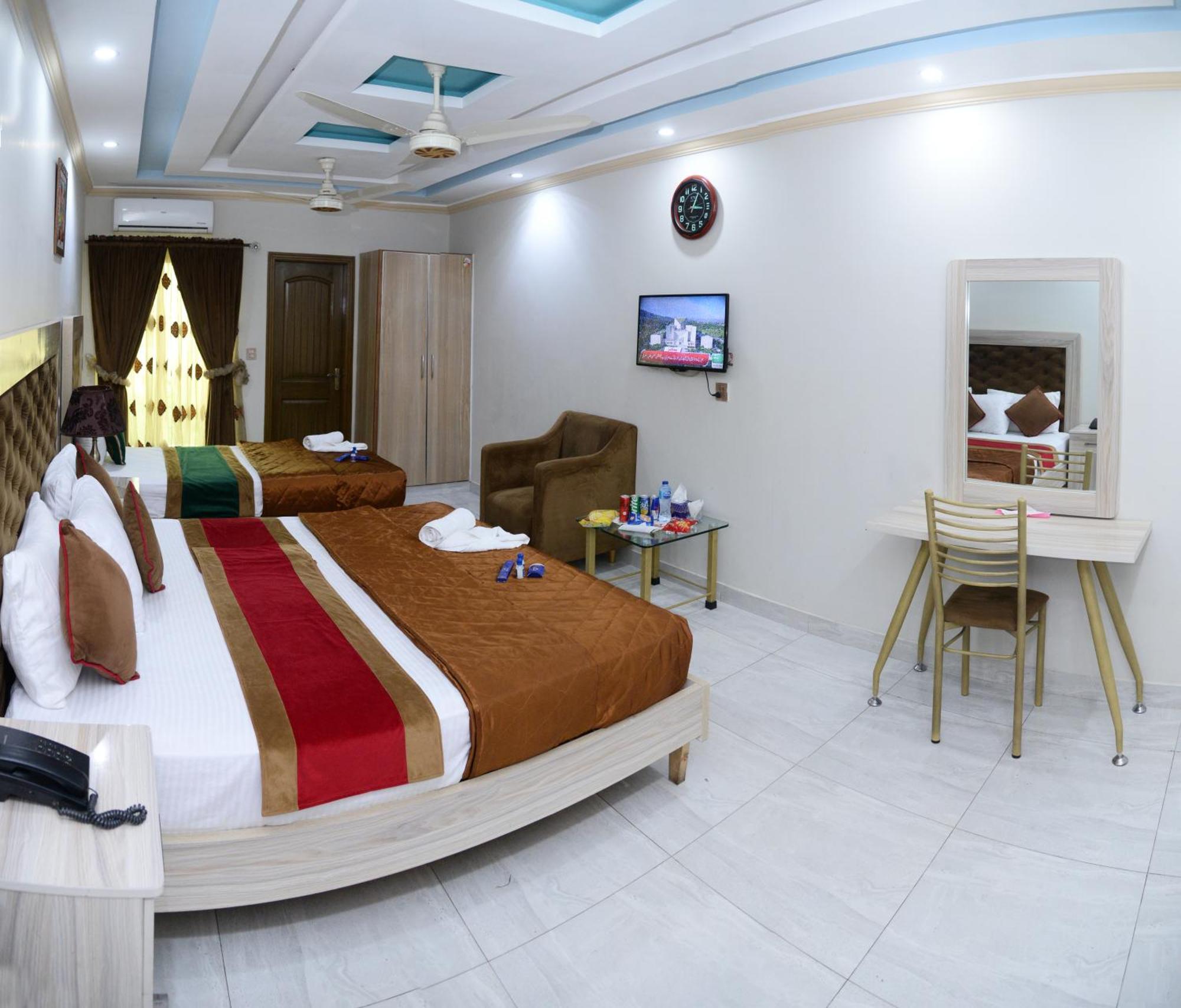 Hotel Deluxe Лахор Экстерьер фото